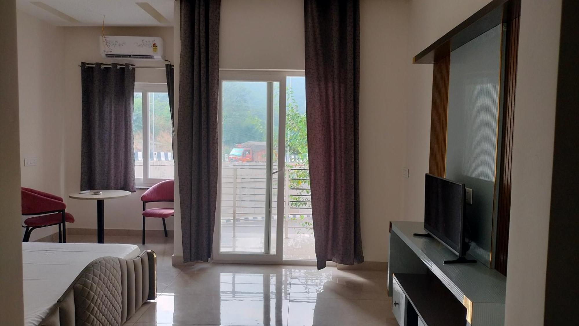 Govind Sagar View Hotel & Restaurant Bilaspur  Exterior photo
